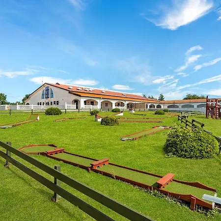 Сasa de vacaciones Pet Friendly In With Outdoor Swimming Pool Tranekær