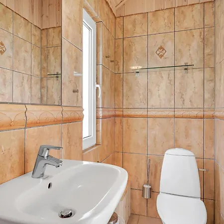 Сasa de vacaciones Pet Friendly In With Outdoor Swimming Pool